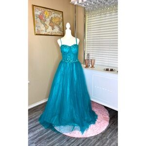 Women’s spaghetti strap Glitter tulle prom dress